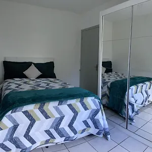 Apartamento Apartamento Familiar Com Estacionamento